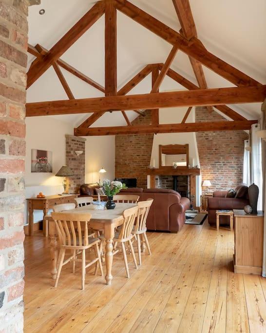 Wheelhouse . A Brick-built Barn Conversion * Thirsk